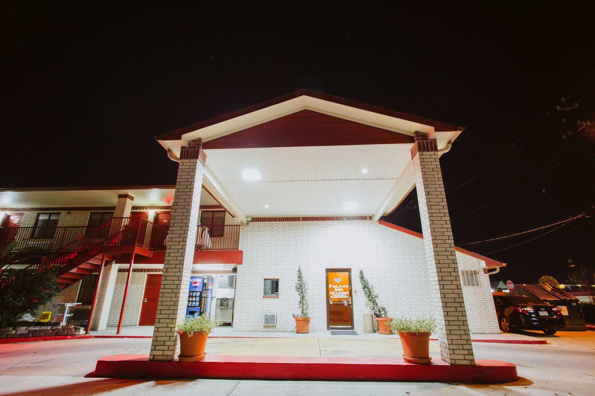 Palace Inn South Wayside Хьюстон Экстерьер фото